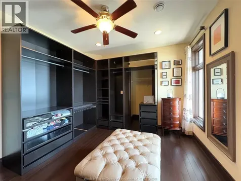 236 Shoreview Circle Windsor ON N8P 1M7