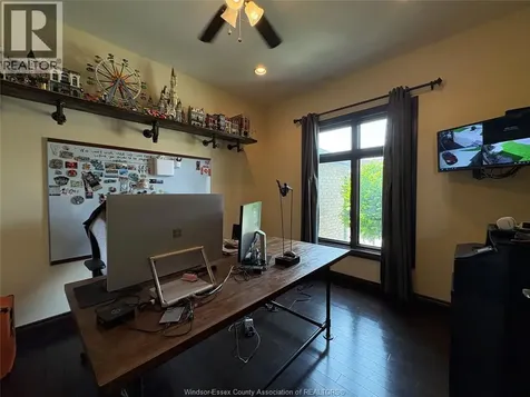 236 Shoreview Circle Windsor ON N8P 1M7