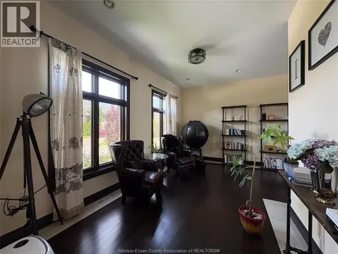 236 Shoreview Circle Windsor ON N8P 1M7