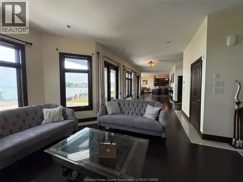 236 Shoreview Circle Windsor ON N8P 1M7
