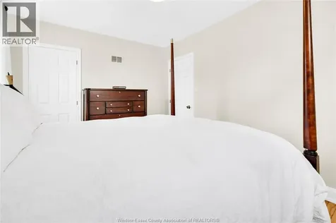 2005 Amiens Avenue Windsor ON N8W 1T3