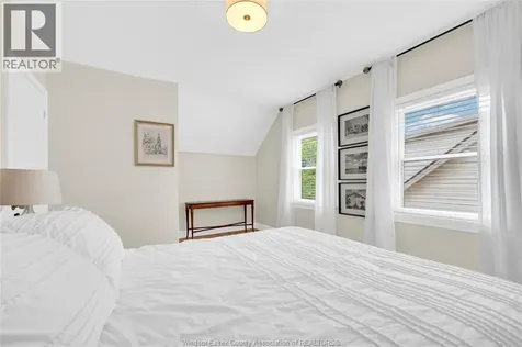 2005 Amiens Avenue Windsor ON N8W 1T3