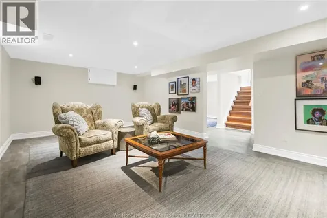2005 Amiens Avenue Windsor ON N8W 1T3