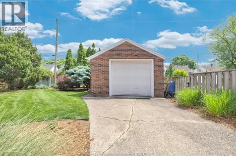 2005 Amiens Avenue Windsor ON N8W 1T3