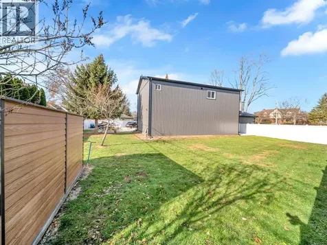 1282 Stuart Boulevard Lasalle ON N9J 1Y4
