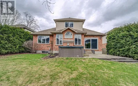 11 Carolinian Lane Cambridge ON N1S 5B5