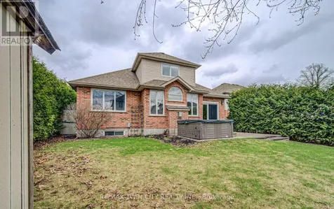 11 Carolinian Lane Cambridge ON N1S 5B5