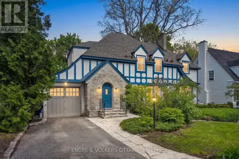 503 Piccadilly Avenue Ottawa ON K1Y 0H7