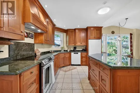 503 Piccadilly Avenue Ottawa ON K1Y 0H7