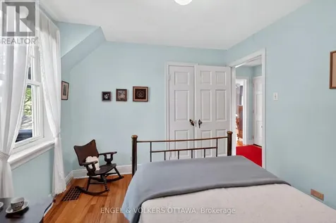 503 Piccadilly Avenue Ottawa ON K1Y 0H7