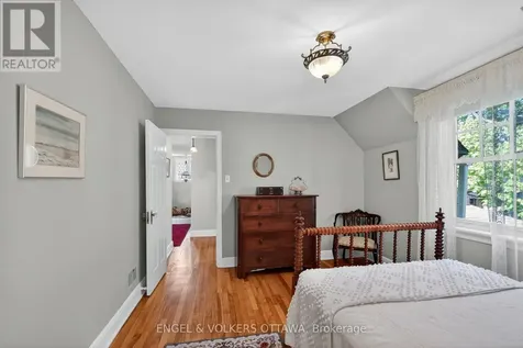 503 Piccadilly Avenue Ottawa ON K1Y 0H7