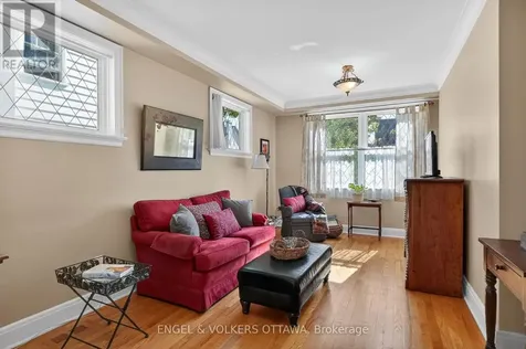 503 Piccadilly Avenue Ottawa ON K1Y 0H7