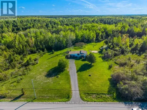 663 Beavertail Road Ottawa ON K0A 1L0