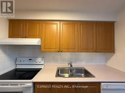 39 Pemberton Avenue Toronto (newtonbrook East) ON M2M 4L6