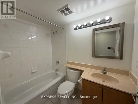 39 Pemberton Avenue Toronto (newtonbrook East) ON M2M 4L6