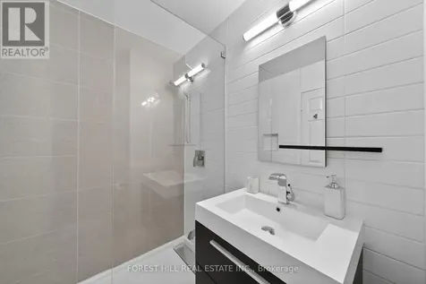 53 Lighthouse Lane West Collingwood ON L9Y 5C8