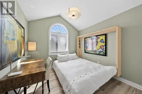 53 Lighthouse Lane West Collingwood ON L9Y 5C8