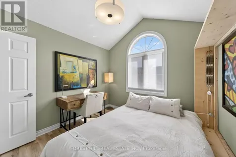 53 Lighthouse Lane West Collingwood ON L9Y 5C8