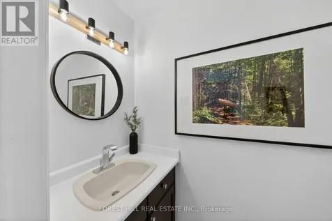53 Lighthouse Lane West Collingwood ON L9Y 5C8