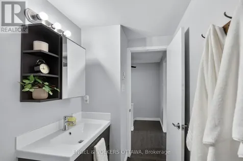 3258 Bannon Way Ottawa ON K1T 1T3