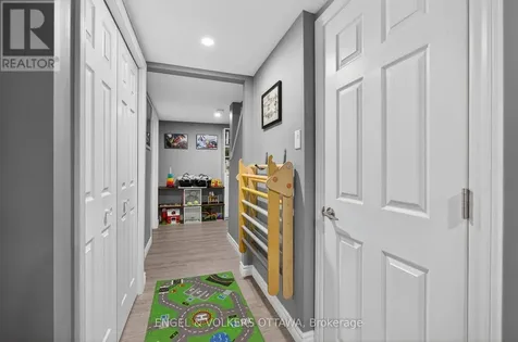 3258 Bannon Way Ottawa ON K1T 1T3