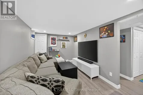 3258 Bannon Way Ottawa ON K1T 1T3