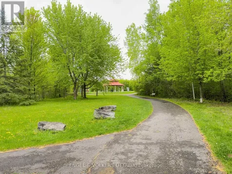 3258 Bannon Way Ottawa ON K1T 1T3