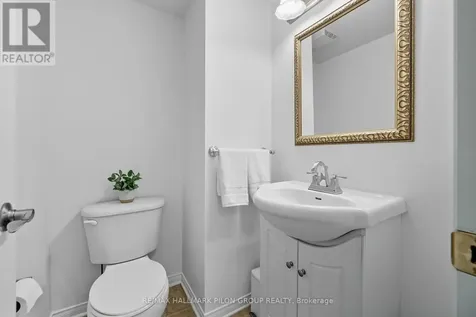 10 Lakepointe Drive Ottawa ON K4A 5E3