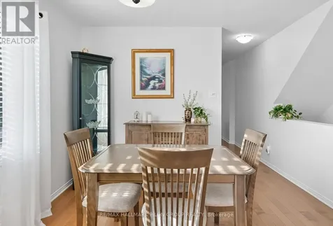 10 Lakepointe Drive Ottawa ON K4A 5E3