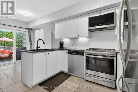 1 Chantilly Gate Ottawa ON K2S 2B2