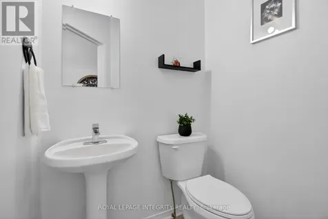 1 Chantilly Gate Ottawa ON K2S 2B2