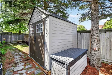 1 Chantilly Gate Ottawa ON K2S 2B2