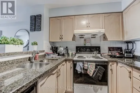 18 Pemberton Avenue Toronto (newtonbrook East) ON M2M 4K9