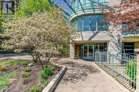 18 Pemberton Avenue Toronto (newtonbrook East) ON M2M 4K9