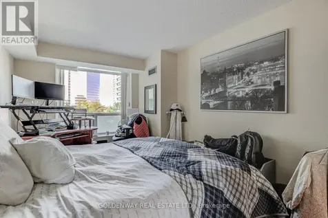 18 Pemberton Avenue Toronto (newtonbrook East) ON M2M 4K9