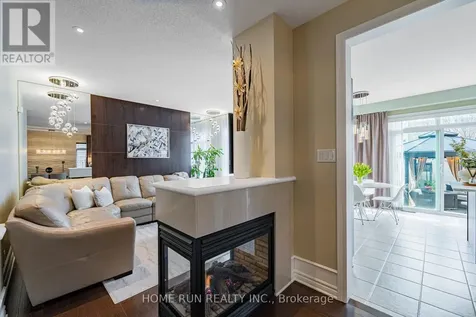 131 Kinghaven Crescent Ottawa ON K2M 0C3