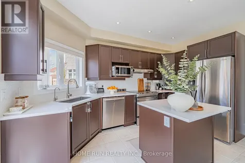 131 Kinghaven Crescent Ottawa ON K2M 0C3