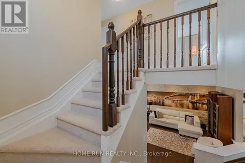 131 Kinghaven Crescent Ottawa ON K2M 0C3