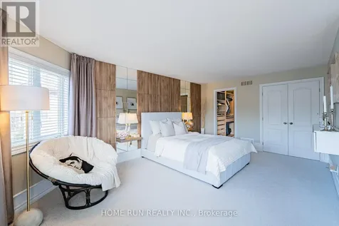 131 Kinghaven Crescent Ottawa ON K2M 0C3