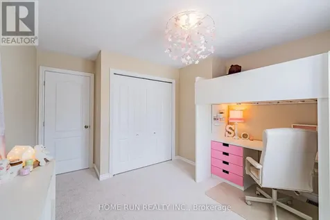 131 Kinghaven Crescent Ottawa ON K2M 0C3
