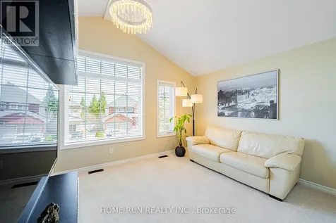131 Kinghaven Crescent Ottawa ON K2M 0C3