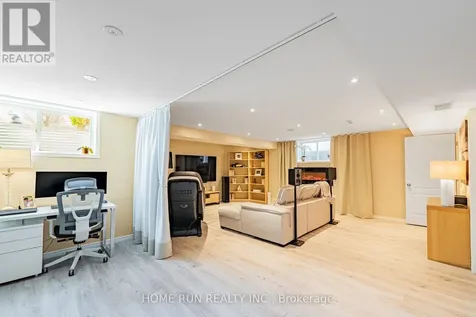 131 Kinghaven Crescent Ottawa ON K2M 0C3