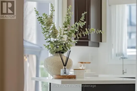 131 Kinghaven Crescent Ottawa ON K2M 0C3