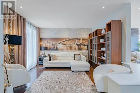 131 Kinghaven Crescent Ottawa ON K2M 0C3