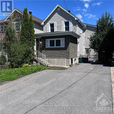 687 Melbourne Avenue Ottawa ON K2A 1X4