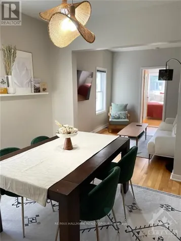 687 Melbourne Avenue Ottawa ON K2A 1X4