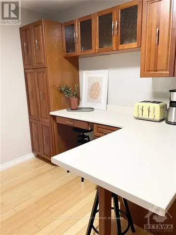 687 Melbourne Avenue Ottawa ON K2A 1X4