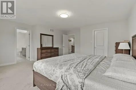 17 Fossa Terrace Ottawa ON K2J 6W4