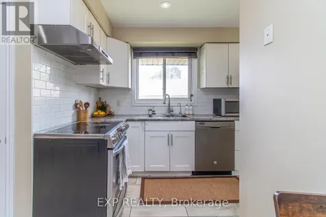 35 Hillsborough Crescent Kitchener ON N2E 1J5