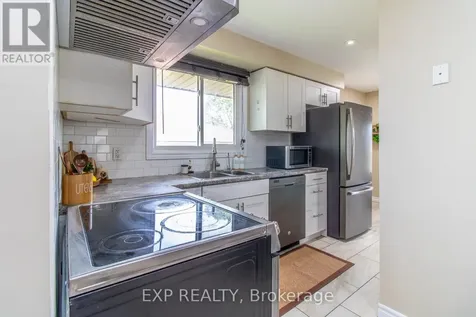 35 Hillsborough Crescent Kitchener ON N2E 1J5
